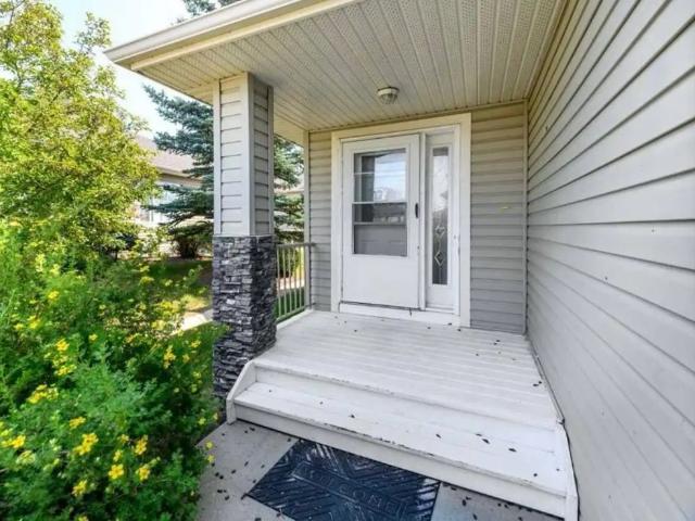 Fully Renovated 5 Bedroom Bungalow in The Cove | Finished Basement |Garage — 5 Bedrooms House