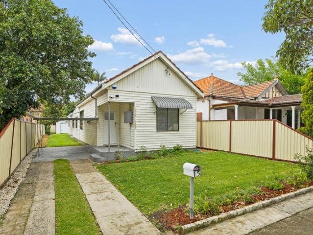 Fully Renovated 5 Bedroom Family Home
