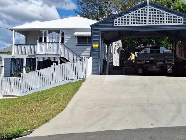 Fully renovated cottage in central town location
