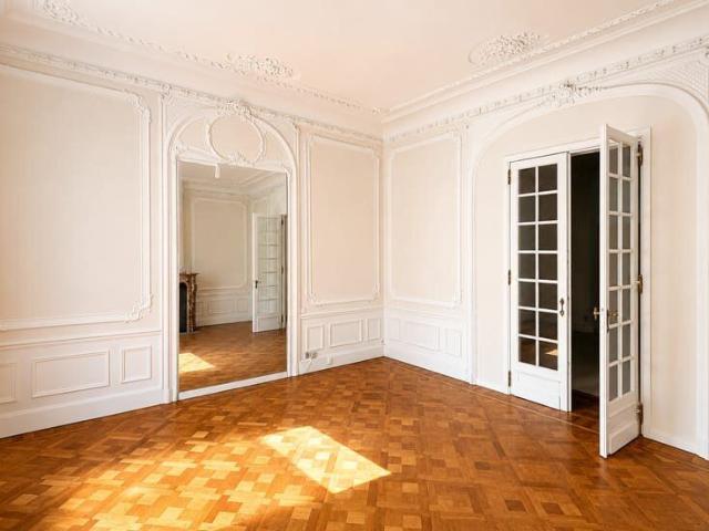 Fully Renovated Character Apartment with Garden