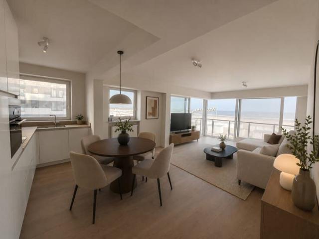 Fully renovated and furnished apartment with a direct oce.