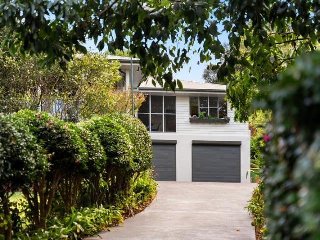 Fully Renovated Acreage Retreat Next Door to Toowoomba Golf Club
