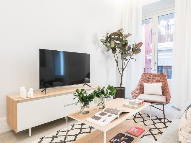 Fully renovated apartment next to Royal Palace