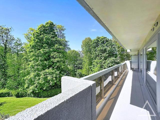 FULLY RENOVATED APARTMENT IN THE HEART OF HÉRONNIÈRE PARK