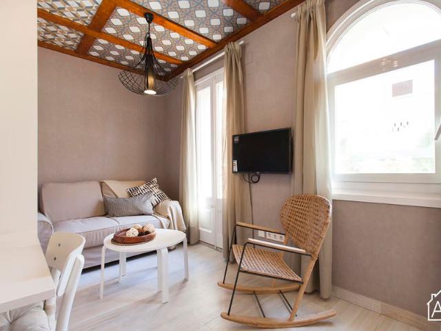 Fully renovated apartment just steps from the Barceloneta beach