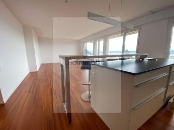 FULLY RENOVATED APARTMENT WITH STUNNING LAKE VIEWS