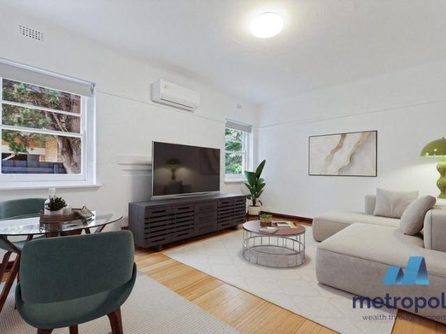 FULLY RENOVATED ART DECO BEAUTY
