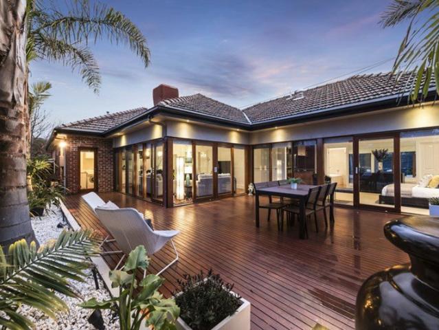 Fully Renovated Art Deco Four Bedroom Family Home