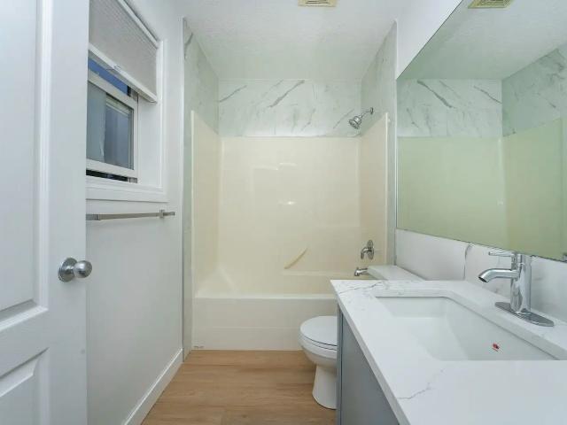 Fully Renovated beautiful Townhouse near downtown