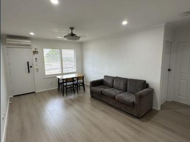 FULLY RENOVATED, BRIGHT, SPACIOUS APARTMENT