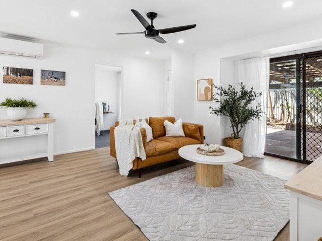 Fully Renovated Duplex Nothing To Do But Move In