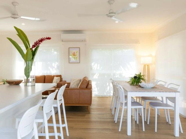 FULLY RENOVATED DUPLEX