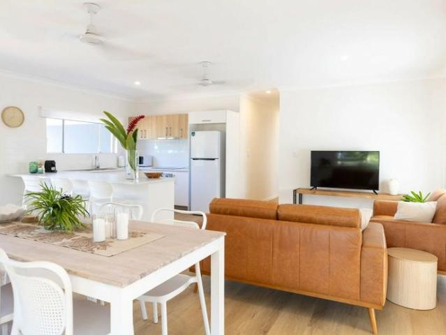 FULLY RENOVATED DUPLEX