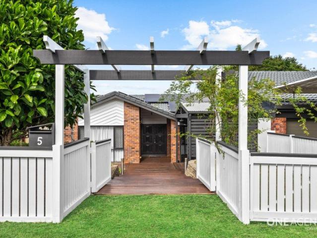 Fully Renovated Family Entertainer with Pool on 607m²
