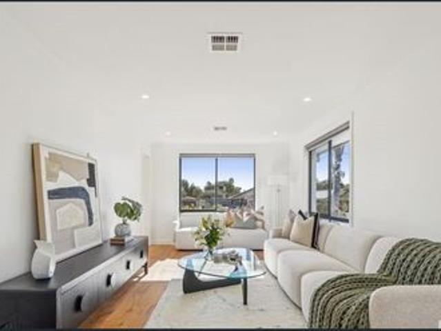 Fully Renovated Family Home in a Dream Location!