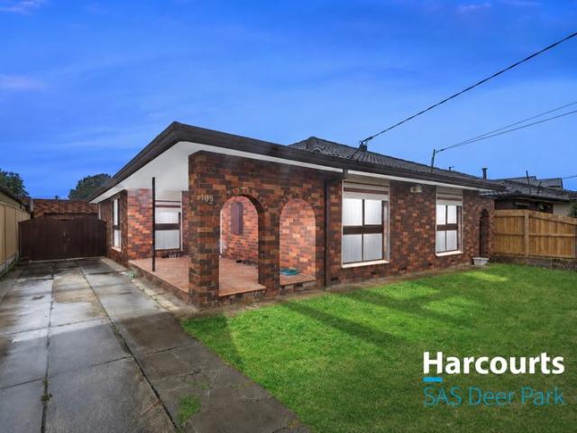 Fully Renovated Family Home in a Prime Deer Park Location