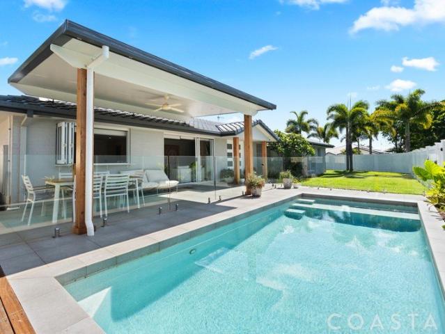 Fully Renovated Family Home in the Heart of Mermaid Waters Unfurnished
