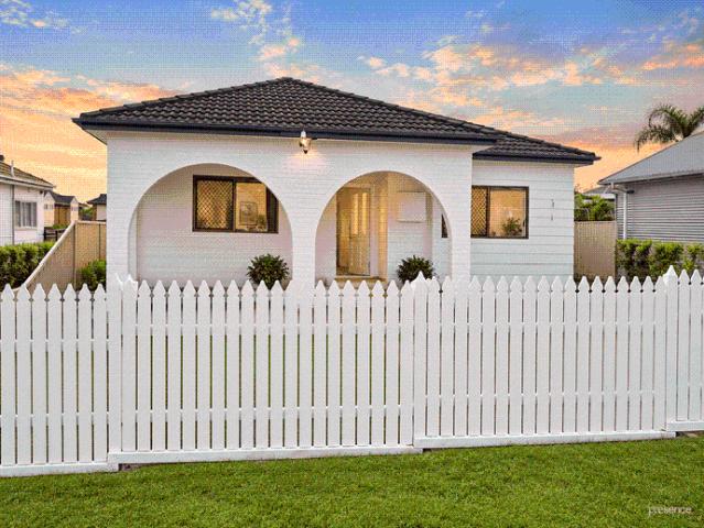 FULLY RENOVATED FAMILY HOME IN THE HEART OF BELMONT