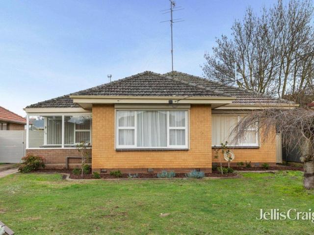 Fully renovated family home on a generous 782m² allotment
