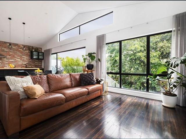 Fully renovated family home opposite Oak Park primary school