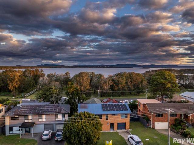 Fully Renovated Family Home overlooking Pipers Bay