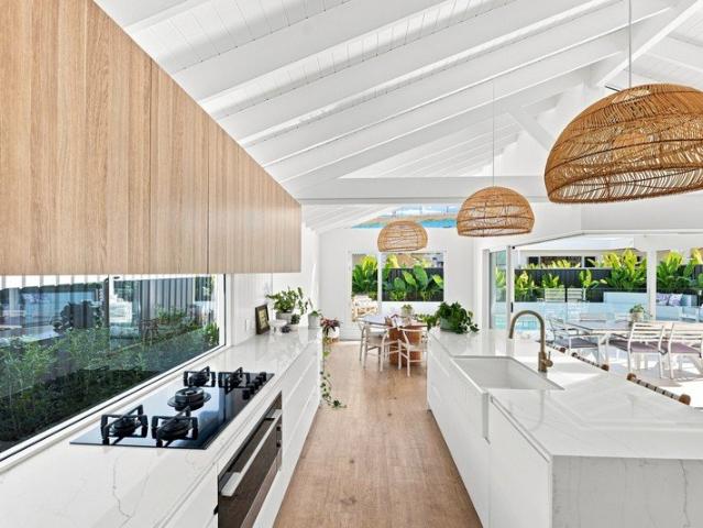FULLY RENOVATED FAMILY HOME STROLL TO THE BEACH