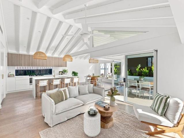 FULLY RENOVATED FAMILY HOME STROLL TO THE BEACH