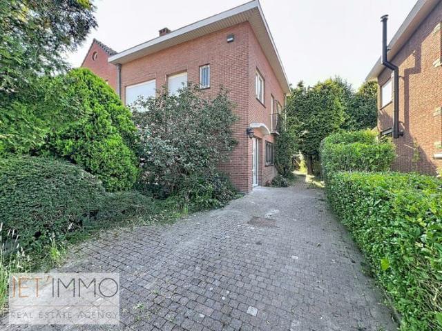 Fully renovated family home with a garden