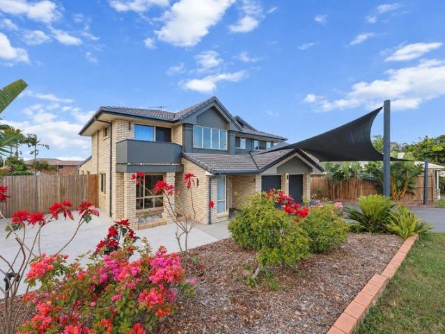 Fully Renovated Family Living on a Rare 800sqm Block