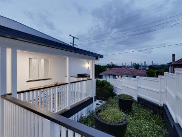 Fully Renovated Flood Free Family Home with City Views