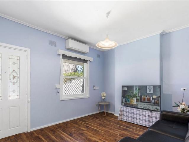 Fully Renovated House in Elizabeth Grove.