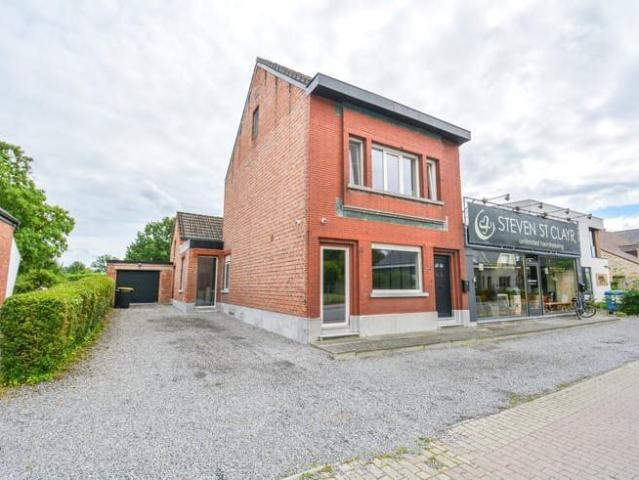 Fully renovated house with sunny garden near the centre of S