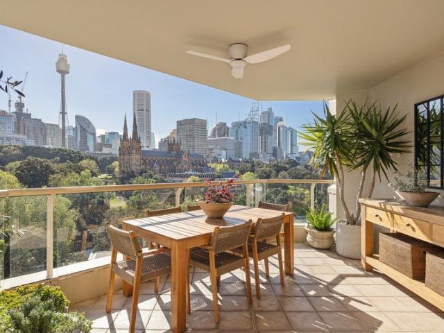 Fully renovated home with iconic Sydney views in 'Crown Gardens'