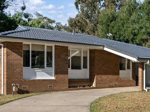 Fully Renovated Home Close to Central Business District. 910 Pemberton Street, West Albury