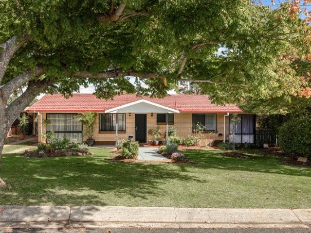 Fully Renovated Home in Sought After Centenary Heights Location!