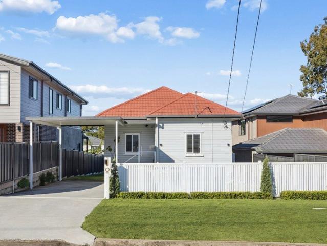 FULLY RENOVATED HOME | MANSFIELD CATCHMENT!