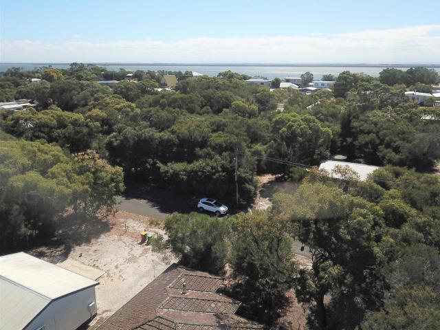 Fully renovated home perfect for holiday or permanent living!