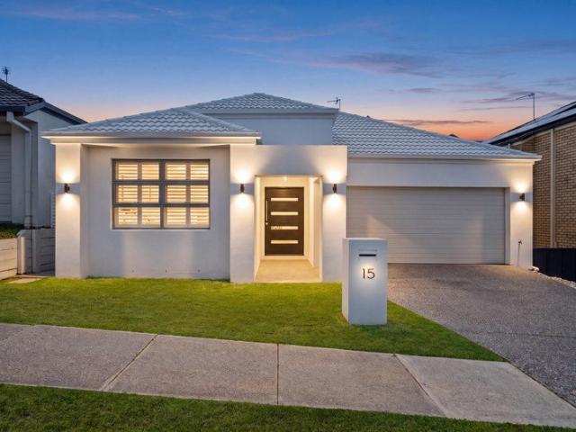 FULLY RENOVATED ONE OF VARSITY LAKES' BEST STREETS MUST BE SOLD ON OR BEFORE AUCTION DAY