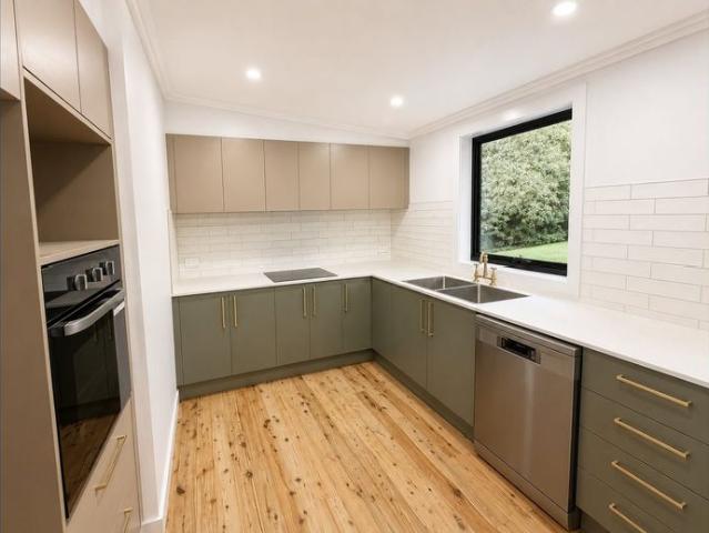 Fully Renovated One Bedroom Home in Convenient Lawson Location