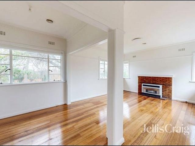 Fully Renovated One Bedroom Haven with Two Outdoor Areas