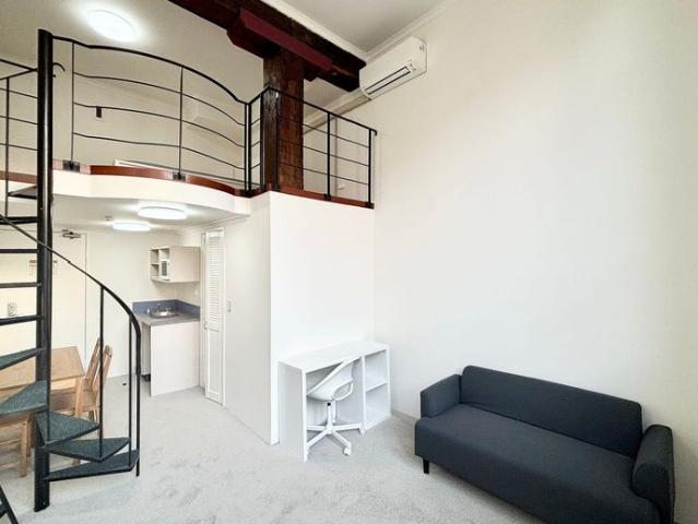 Fully Renovated Loft Apartment Opposite Broadway Shopping Centre