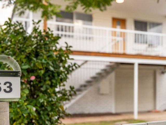 Fully Renovated Living just Moments to the Water!