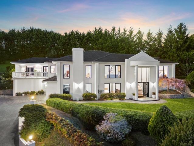 Fully Renovated Luxury on Over 4,000m² in Warrandyte
