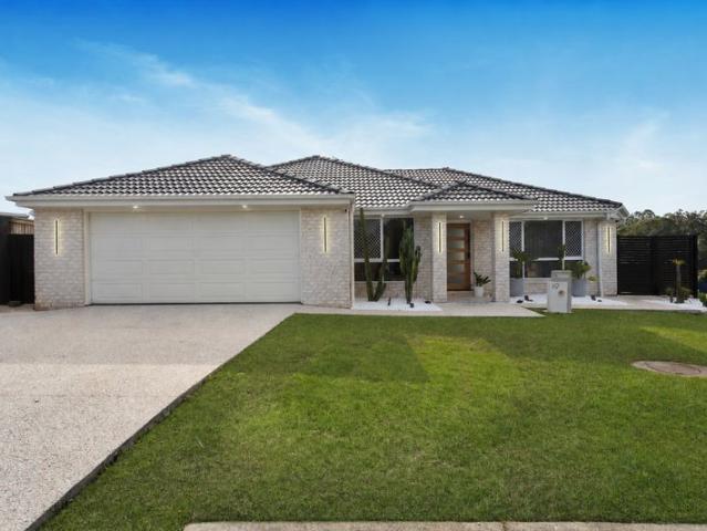 Fully Renovated Luxury Family Home in a Quiet Cul De Sac
