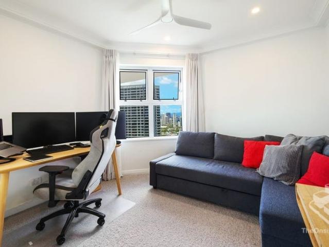 FULLY RENOVATED MODERN HIGH LEVEL APARTMENT WITH PANORAMIC OCEAN VIEWS