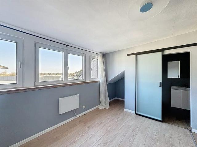Fully renovated studio apartment