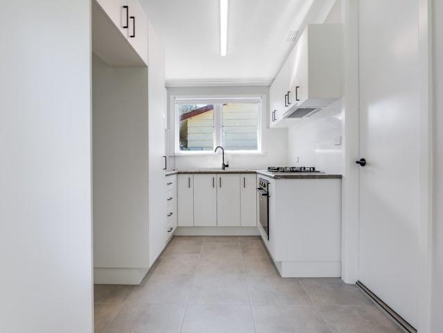 FULLY RENOVATED STYLISH, CONVENIENCE OR LOCATION! YES YOU CAN HAVE IT ALL!