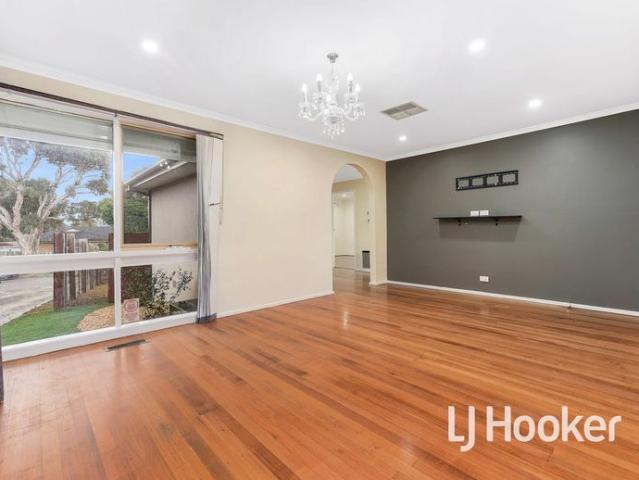 FULLY RENOVATED & PERFECTLY LOCATED READY FOR YOU TO MOVE IN!