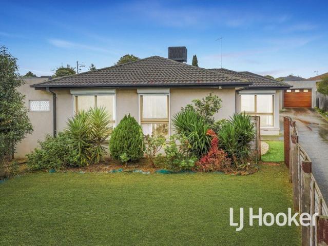 FULLY RENOVATED & PERFECTLY LOCATED READY FOR YOU TO MOVE IN!