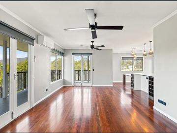 Fully Renovated Queenslander – 5 Minute Walk to Samford Village Cafés